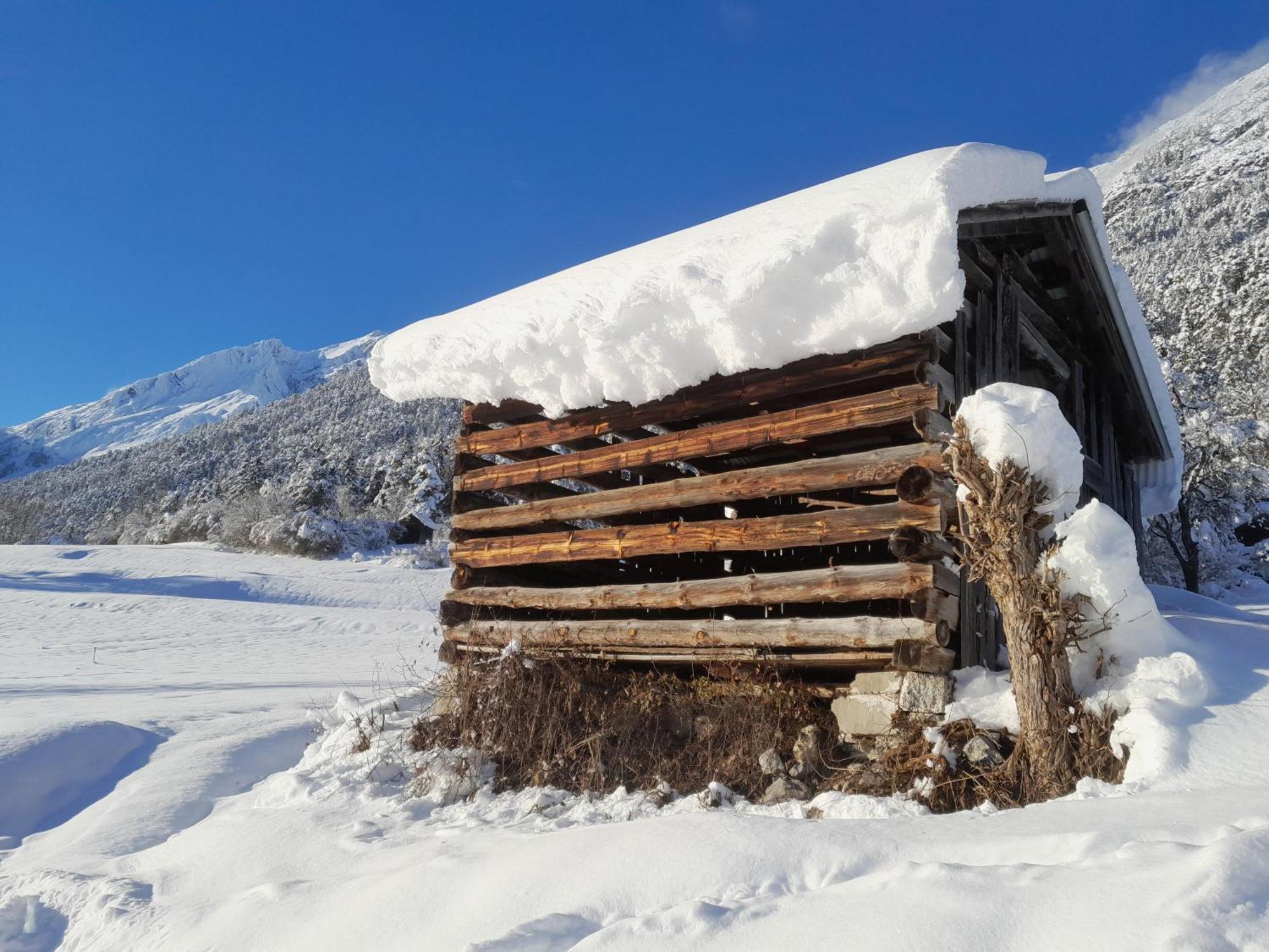 Haus Hotz Apart Talblick Grins Bagian luar foto